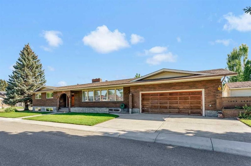 167 Primrose Drive SE