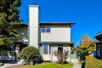22 Deermeade Bay SE
