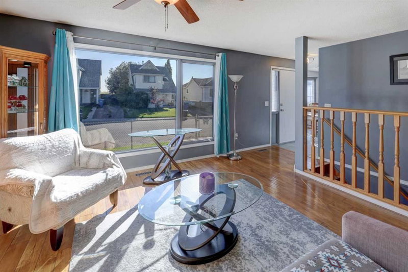 115 Aberfoyle Close NE, Abbeydale — interior photo