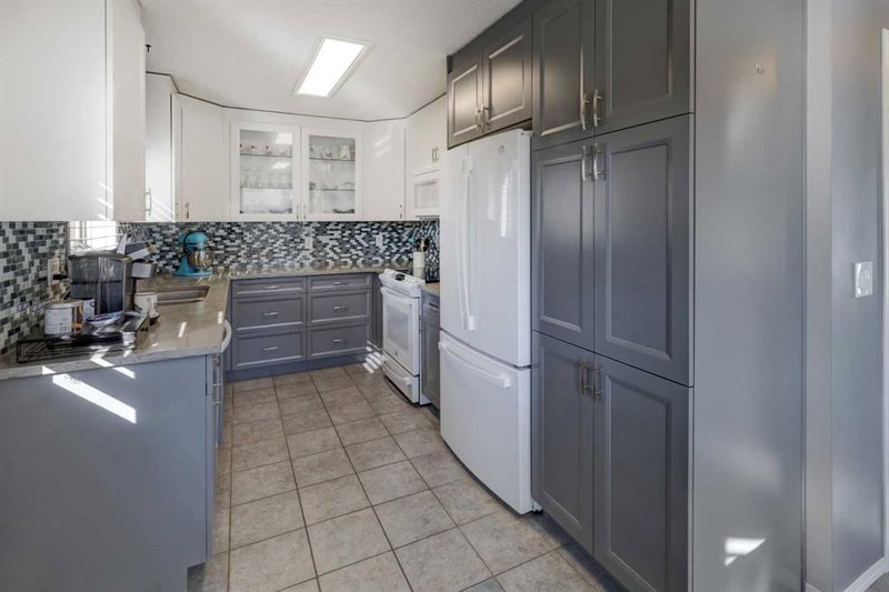 115 Aberfoyle Close NE, Abbeydale — interior photo 7