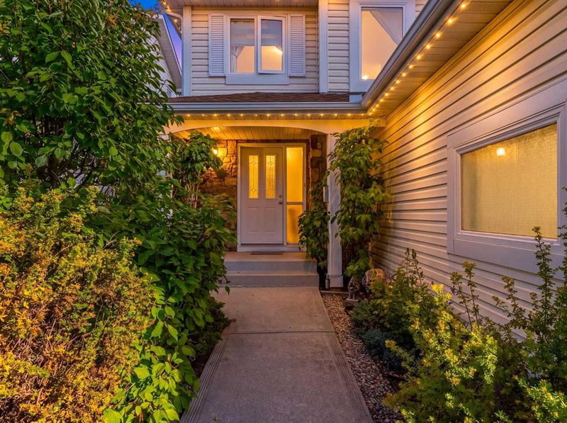 8 Hawkdale Close NW