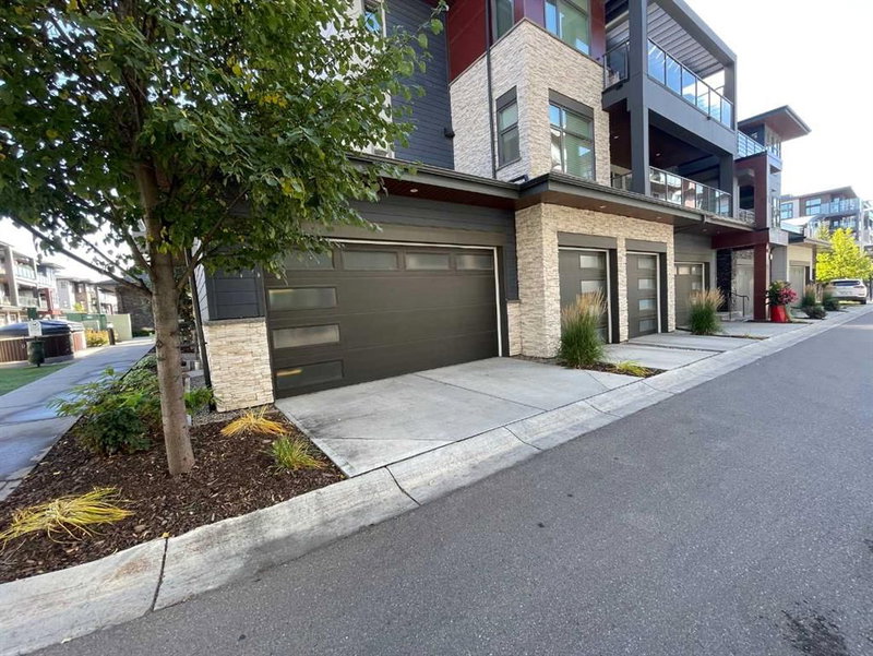 101 - 10 Mahogany Circle SE
