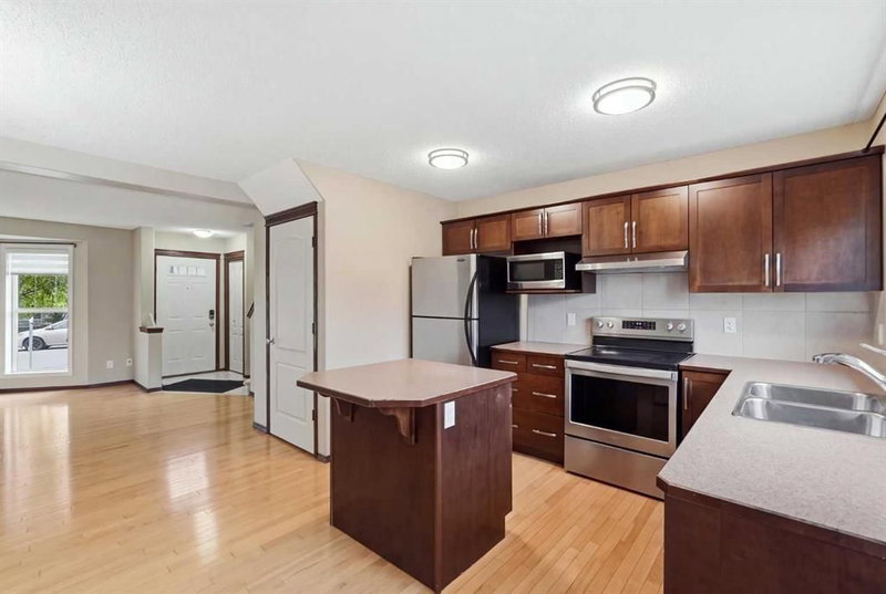 258 Cranberry Place SE