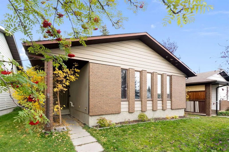 107 Bermuda Close NW