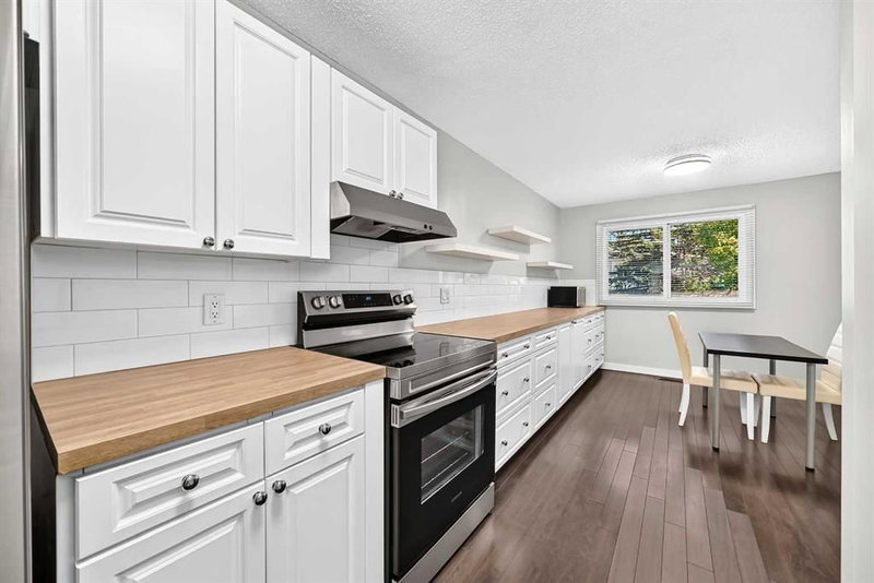 10304 Braeside Drive SW, Braeside — interior photo 5