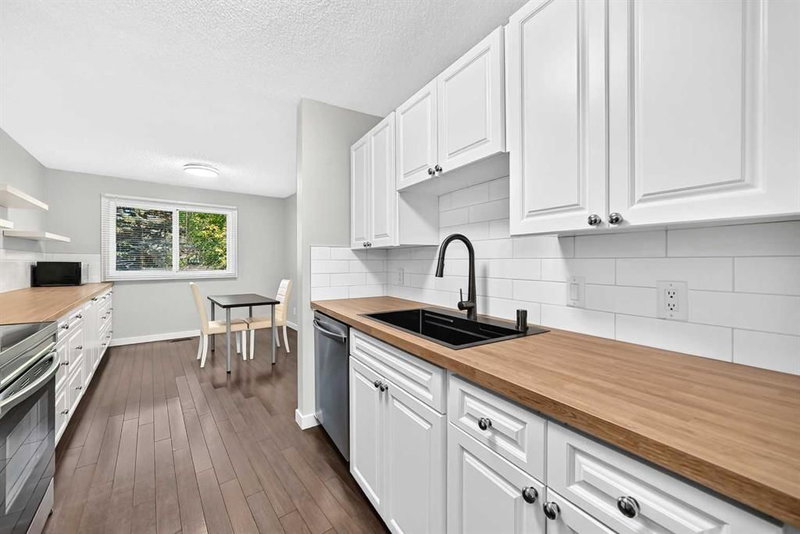 10304 Braeside Drive SW, Braeside — interior photo 6