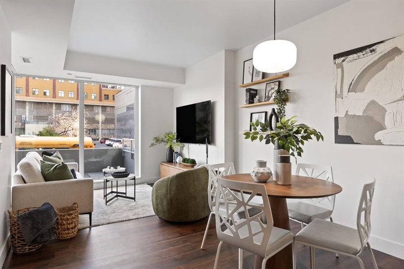 109, 1025 5 Avenue SW, Downtown West End — interior photo