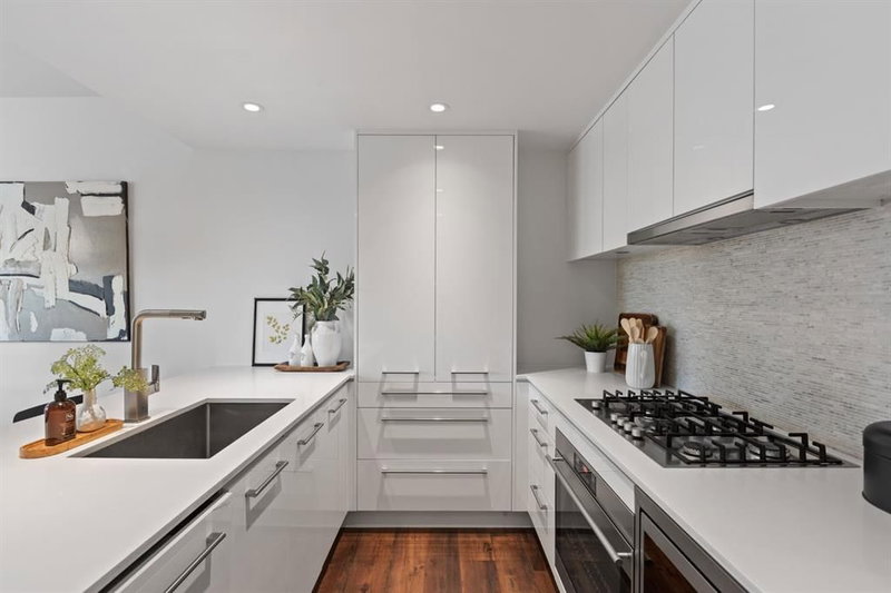 109, 1025 5 Avenue SW, Downtown West End — interior photo 7