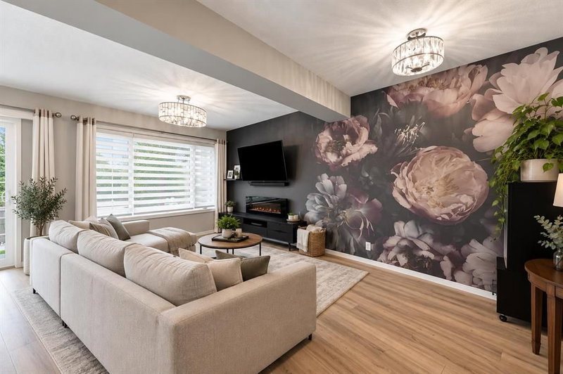 27 Golden Crescent
