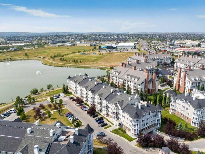 3301 - 10 Country Village Park NE