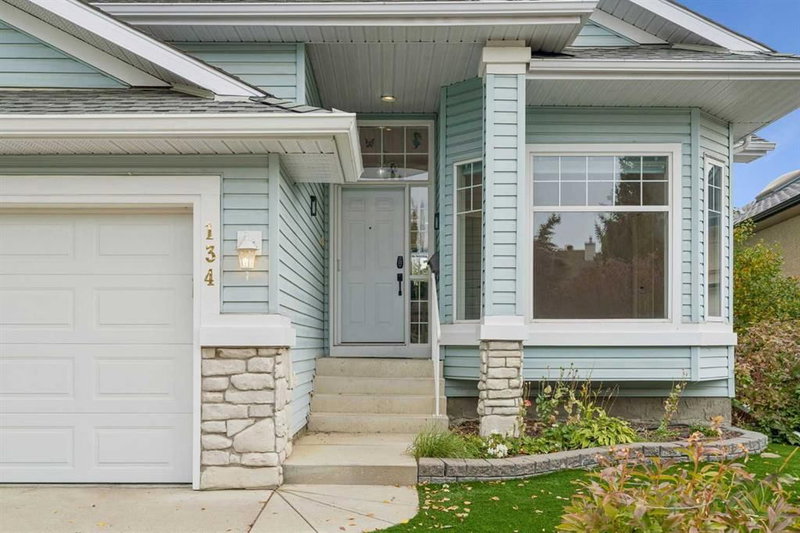 134 Valley Glen Heights NW