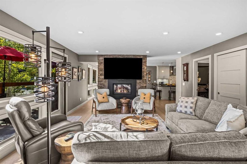 803 - 105 Stewart Creek Rise