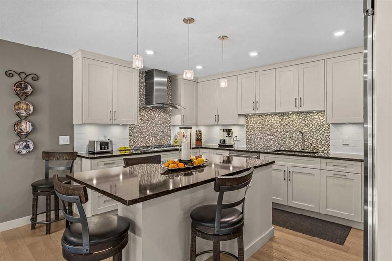 803 - 105 Stewart Creek Rise