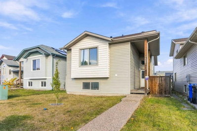 236 Paris Crescent