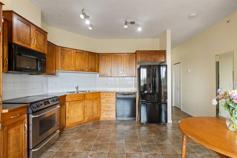 308 - 43 Sunrise Loop SE