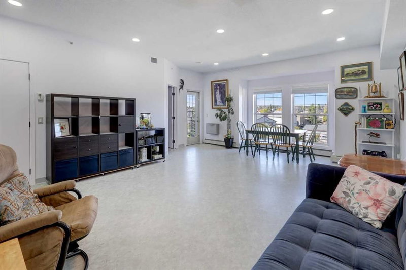 2452-151 Country Village Road NE, Calgary — listing photo 2