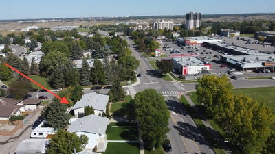 205 Columbia Boulevard W