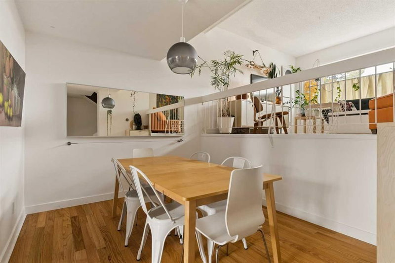 118 Brae Glen Lane SW, Braeside — interior photo 6