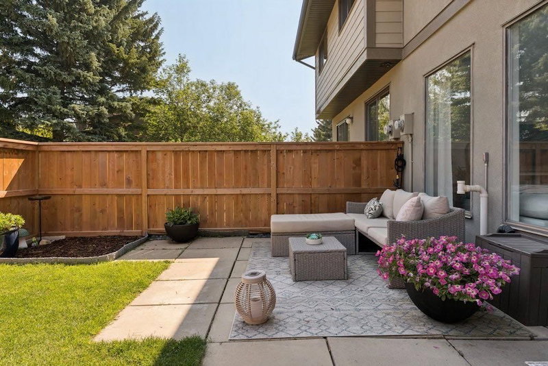 9, 5019 46 Avenue SW, Glamorgan — interior photo