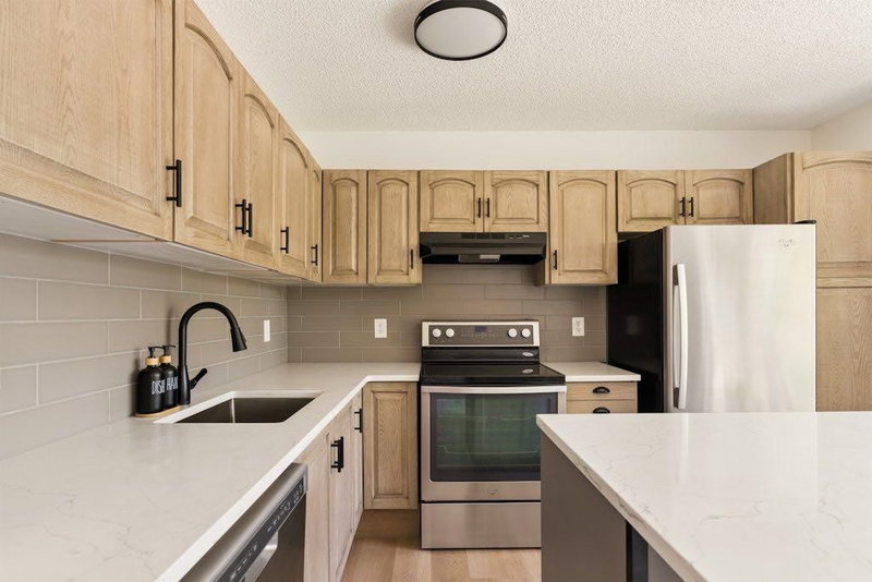 9, 5019 46 Avenue SW, Glamorgan — interior photo 6