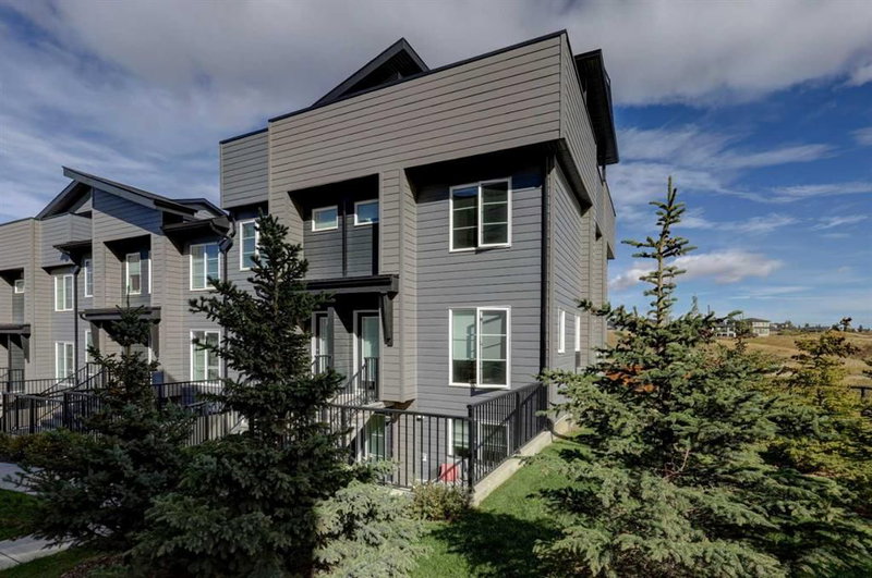 319 - 260 Rowley Way NW