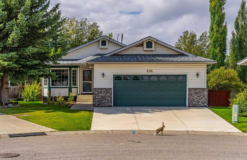 236 Edgebrook Gardens NW