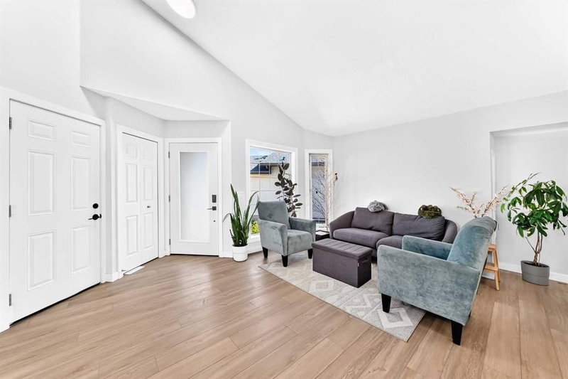315 Appleglen Place SE, Applewood Park — interior photo 6