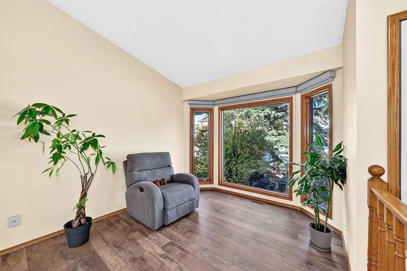 144 Hawkdale Close NW, Hawkwood — interior photo 6