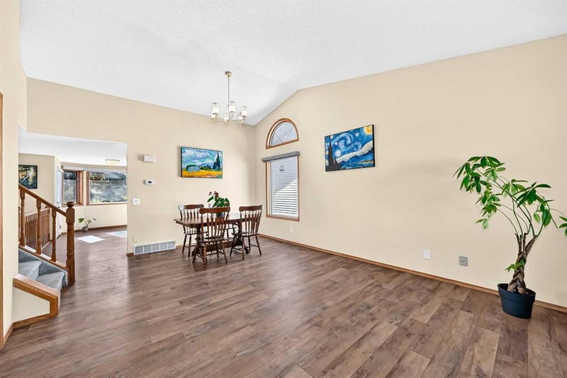144 Hawkdale Close NW, Hawkwood — interior photo 7