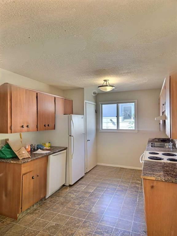 50 Jerry Potts Boulevard W