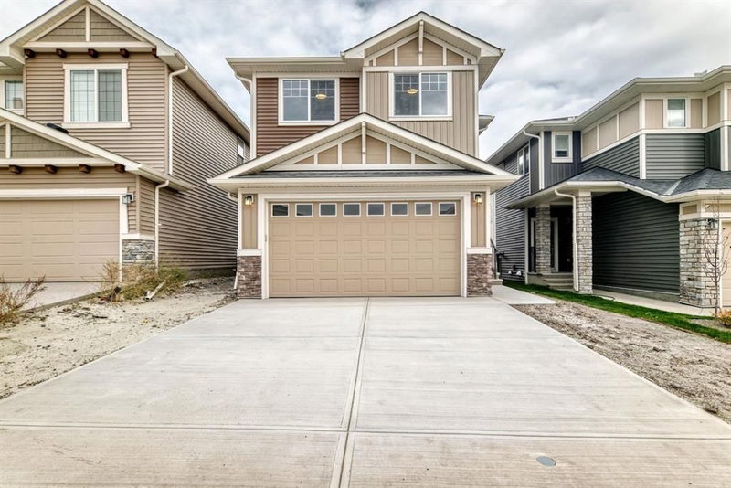 1359 Bayview Crescent SW