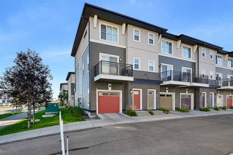 135 - 30 Cornerstone Manor NE