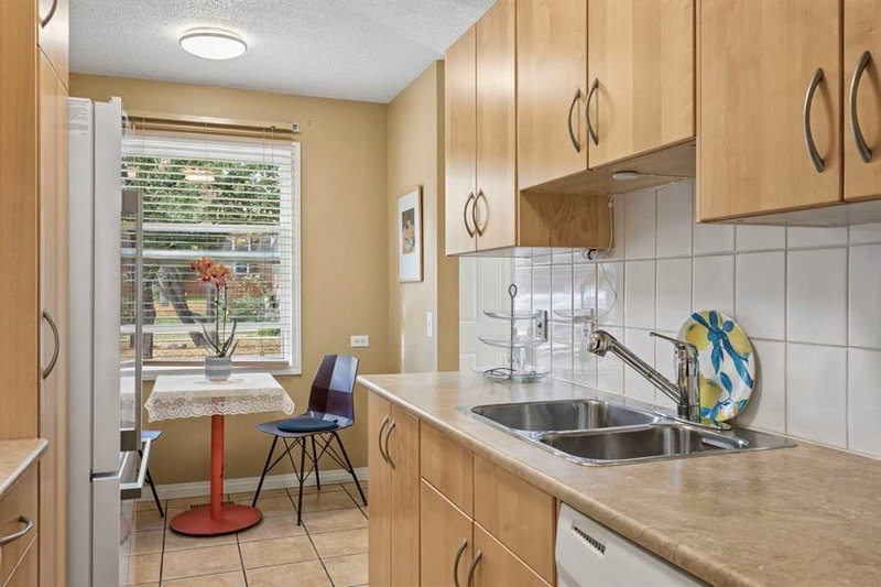 23 - 330 Canterbury Drive SW