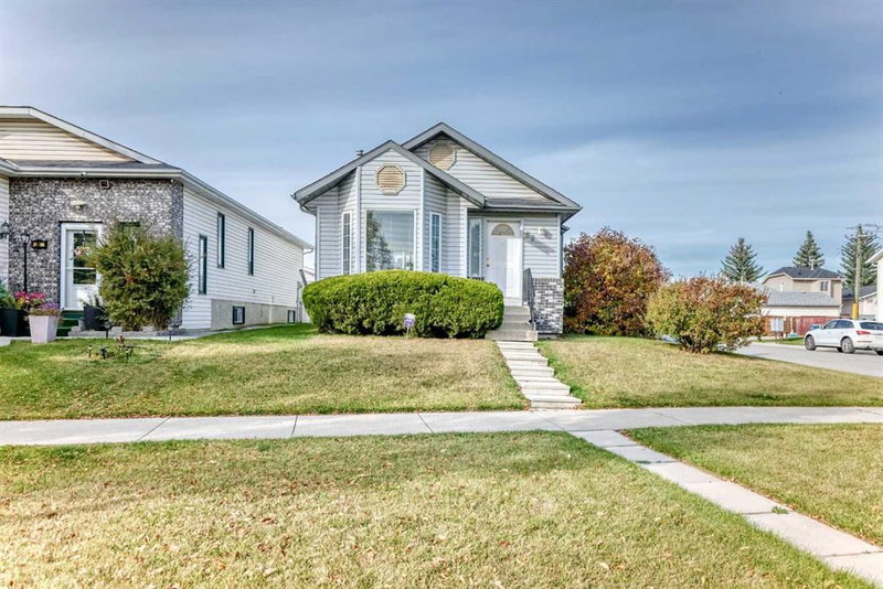 82 Riverglen Drive SE