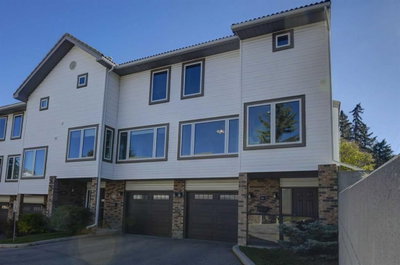 96 Coachway Gardens