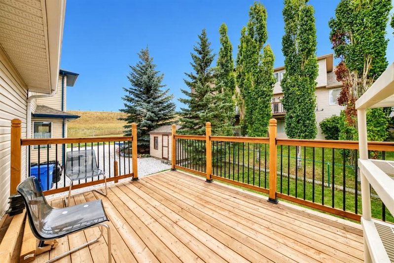 111 Arbour Stone Crescent NW