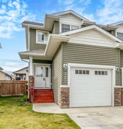 107 Henderson Crescent