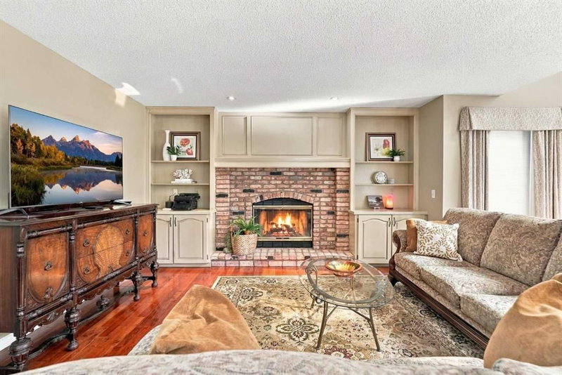 21 Mt Robson Close SE, McKenzie Lake — interior photo 7