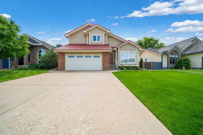 11 Taylor Crescent SE