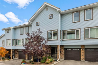 76 Coachway Gardens SW