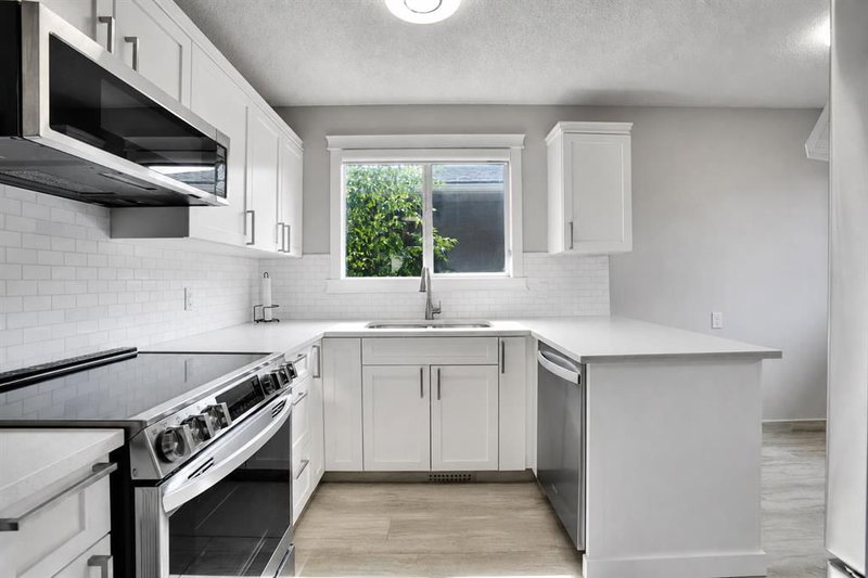 115 Abingdon Crescent NE, Abbeydale — interior photo 7