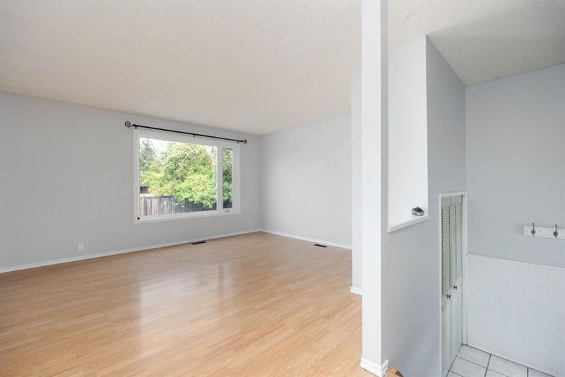 122 Bird Crescent