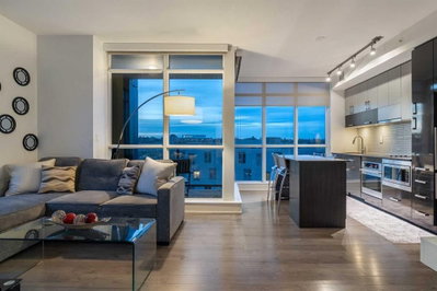 810 - 550 Riverfront Avenue