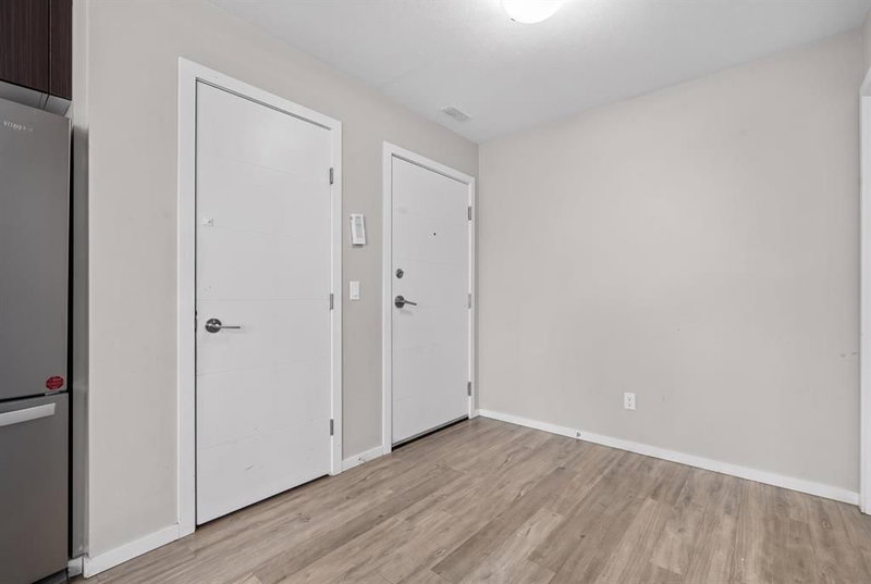 202 - 135 Redstone Walk NE