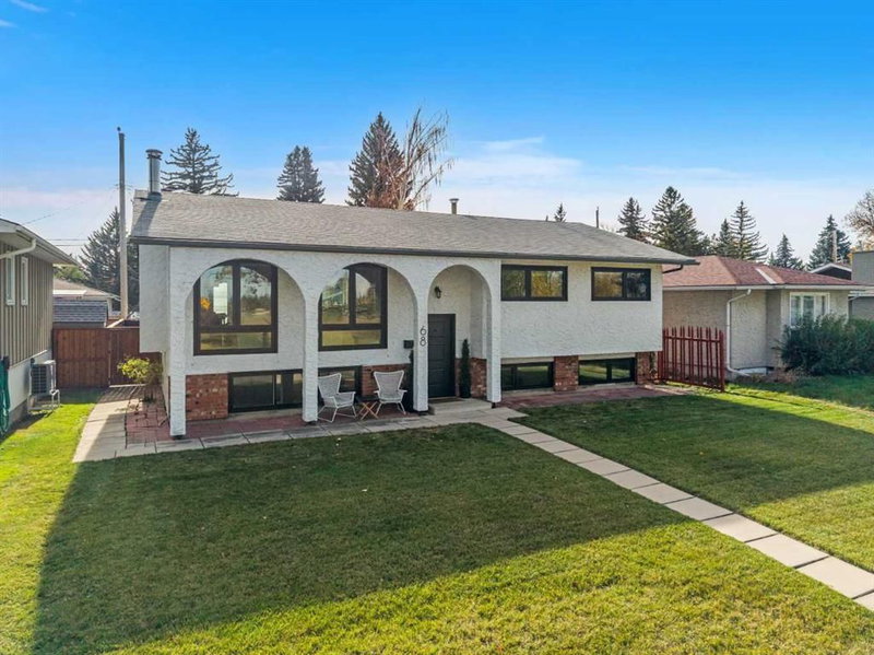 68 Lake Emerald Road SE