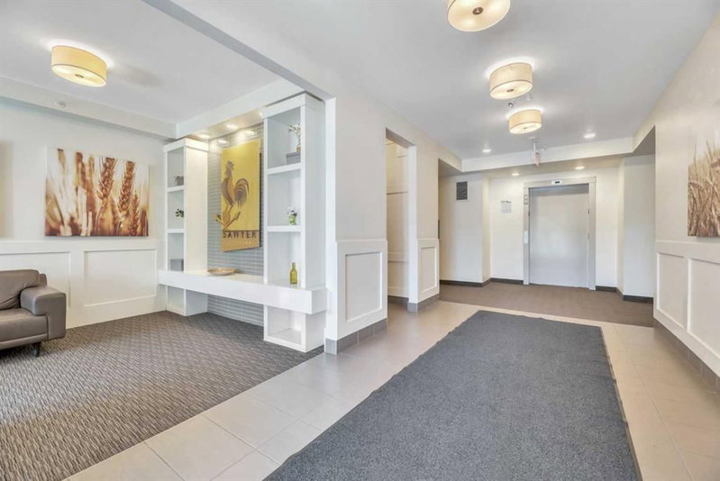 1310, 175 Silverado Boulevard SW, Silverado — interior photo 6