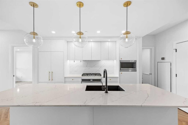 209 - 8505 Broadcast Avenue SW