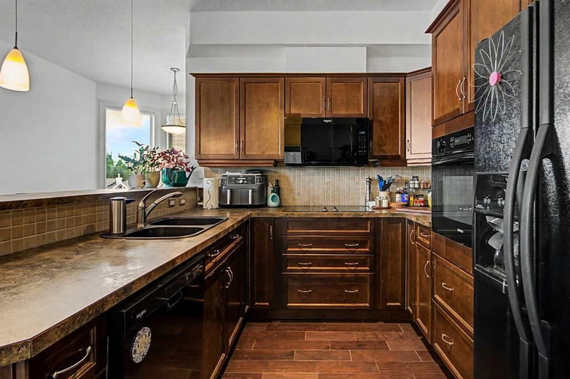 542 - 26 Val Gardena View SW