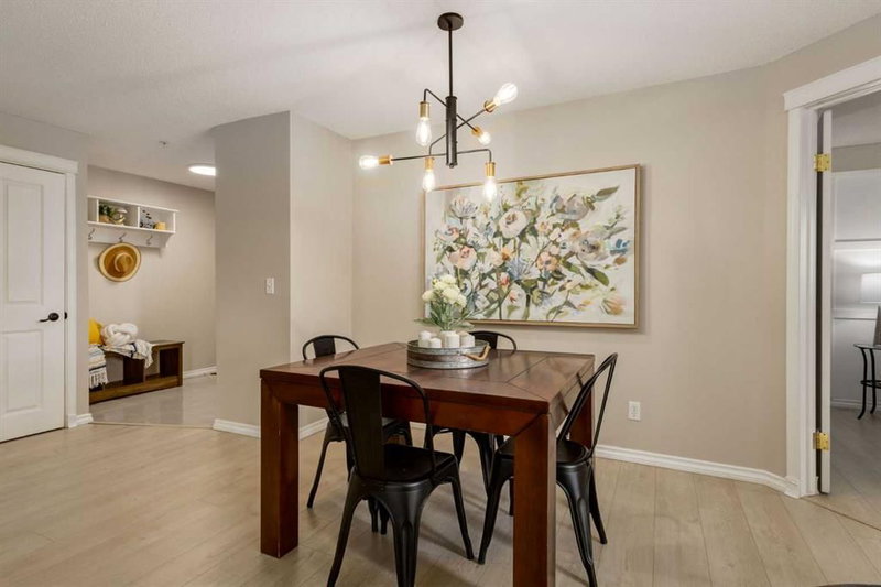 4226 - 10 Prestwick Bay SE