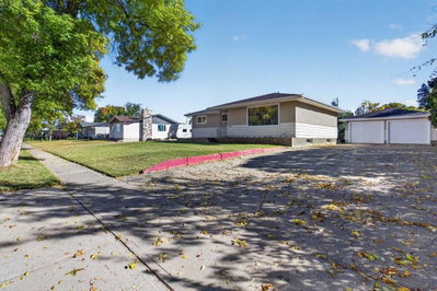 5205 56 St